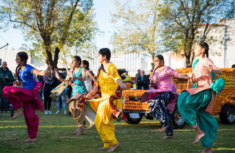 Griffith Spring Fest -  Multicultural Festival - Phillip Island Accommodation 0