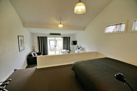 Starline Alpacas Farmstay Resort - Phillip Island Accommodation 7