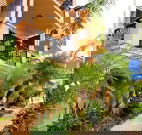 Central Plaza Apartments