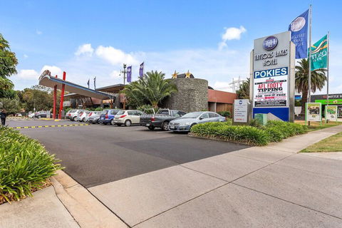 Quality Hotel Taylors Lakes - Phillip Island Accommodation 4