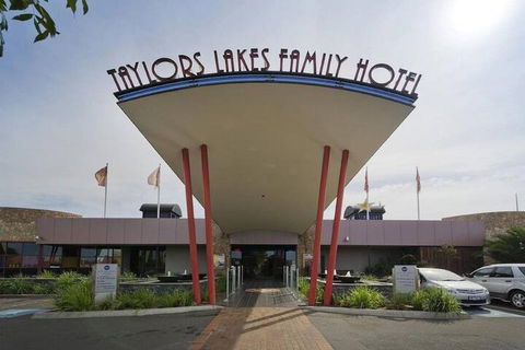 Quality Hotel Taylors Lakes - Phillip Island Accommodation 1