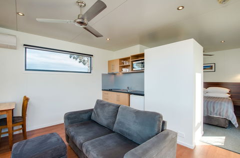 Swansea Beach Chalets - Phillip Island Accommodation 6