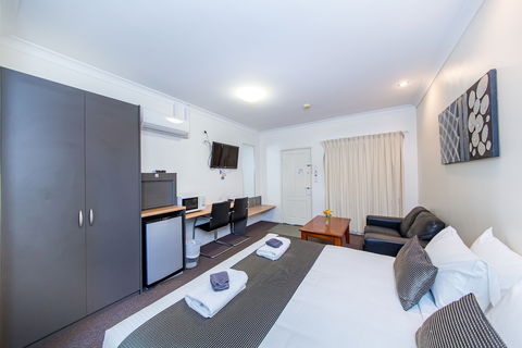 Ascot Lodge Motor Inn Kingaroy - Phillip Island Accommodation 6