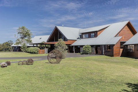 Spicers Peak Lodge - Phillip Island Accommodation 0