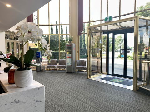 Quality Hotel Melbourne Airport - Phillip Island Accommodation 3