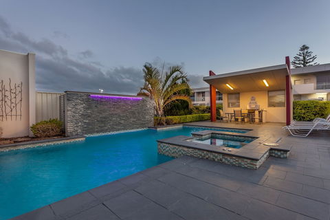 Platinum International - Phillip Island Accommodation 0