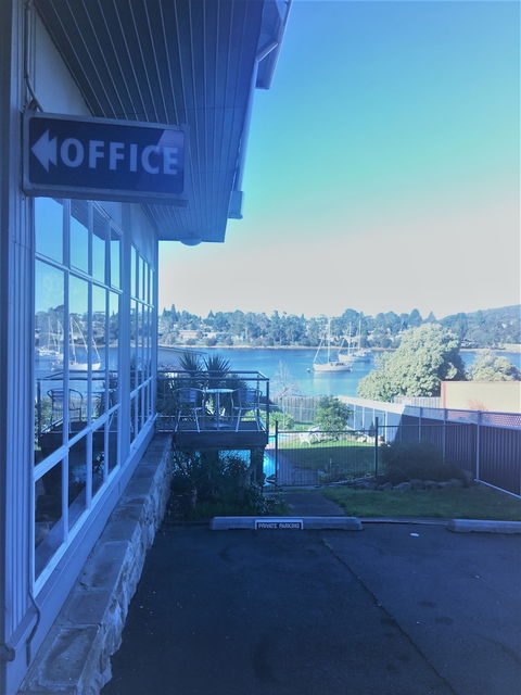 Waterfront Lodge Motel - Phillip Island Accommodation 3