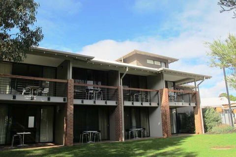 Margarets In Town Apartments - Phillip Island Accommodation 4