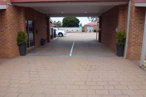 Colonial Motor Inn Bairnsdale - Phillip Island Accommodation 2