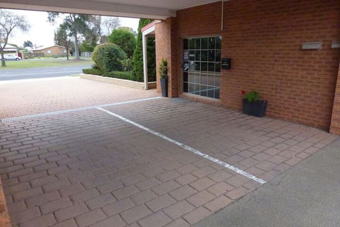 Colonial Motor Inn Bairnsdale - Phillip Island Accommodation 3