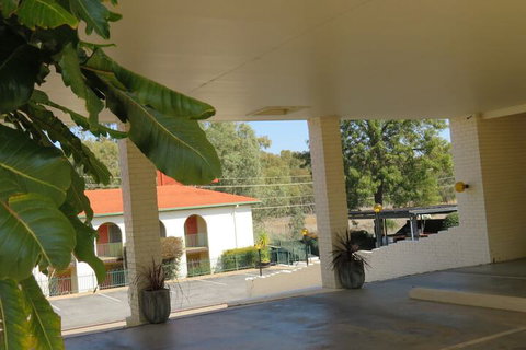 Bishops Lodge Narrandera - Phillip Island Accommodation 1