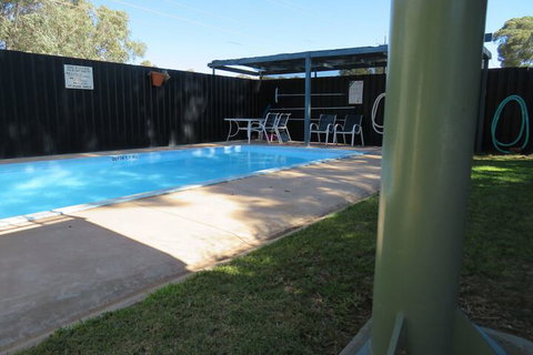 Bishops Lodge Narrandera - Phillip Island Accommodation 5