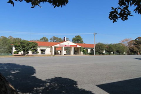 Bishops Lodge Narrandera - Phillip Island Accommodation 0