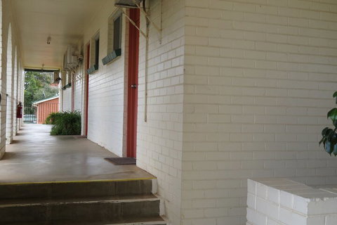 Bishops Lodge Narrandera - Phillip Island Accommodation 2