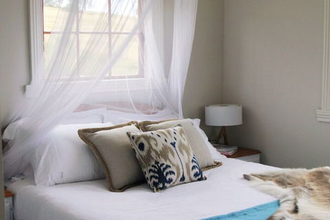 Wines For Joanie Cottage - Phillip Island Accommodation 4