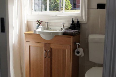 Wines For Joanie Cottage - Phillip Island Accommodation 1