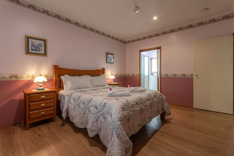 Birds 'n' Bloom Cottages - Phillip Island Accommodation 4