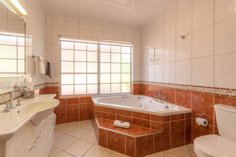 Birds 'n' Bloom Cottages - Phillip Island Accommodation 3