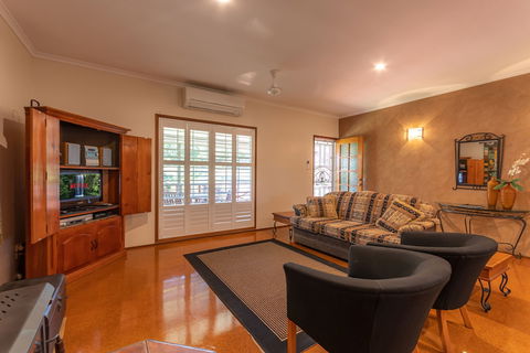 Birds 'n' Bloom Cottages - Phillip Island Accommodation 5