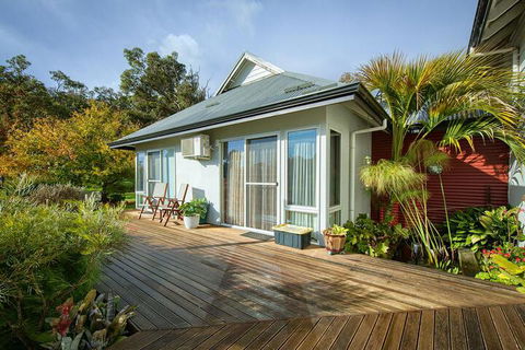 Glenelg On King Bed & Breakfast - Phillip Island Accommodation 0