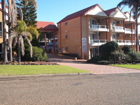 Ulladulla Harbour Motel - Phillip Island Accommodation 0