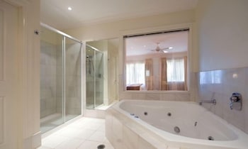 Lakeside Suites 4 - Phillip Island Accommodation 1