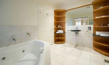 Lakeside Suites 2 - Phillip Island Accommodation 0