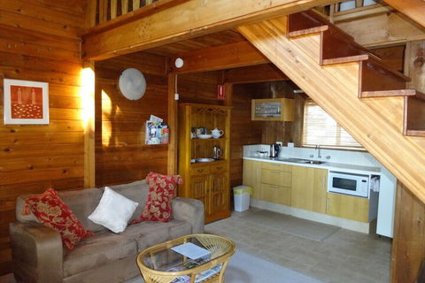 Jarrah Glen Cabins - Phillip Island Accommodation 6