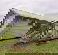 Mena Creek Flower House - Phillip Island Accommodation