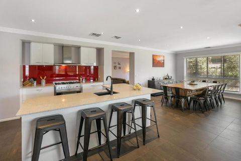 Luxury Coastal Escape - Phillip Island Accommodation 6