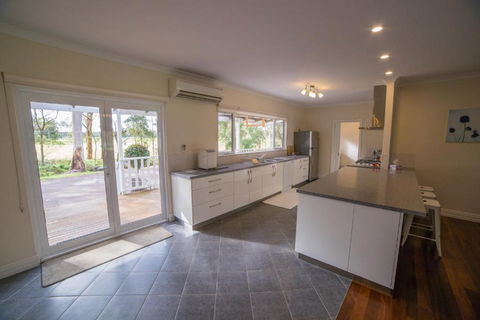The Summer House Retreat - Phillip Island Accommodation 3