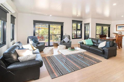 Wirraway Luxury Chalet - Phillip Island Accommodation 6