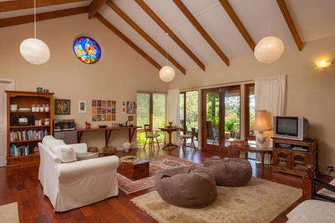 Innisfree Mountain Retreat - Phillip Island Accommodation 6