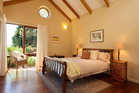Innisfree Mountain Retreat - Phillip Island Accommodation 3