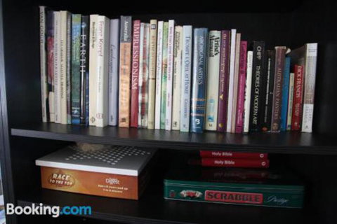 The WeareHouse In Deloraine - Phillip Island Accommodation 5