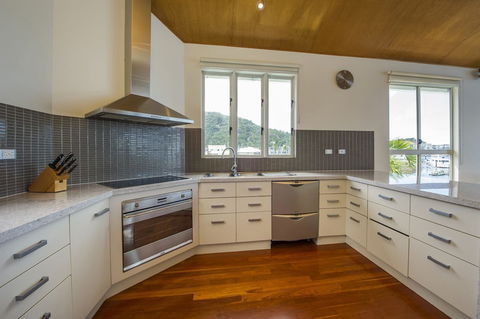 Waters Edge Townhouse 2 - Phillip Island Accommodation 4