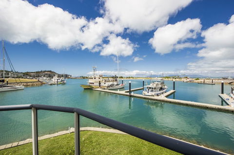 Waters Edge Townhouse 2 - Phillip Island Accommodation 1