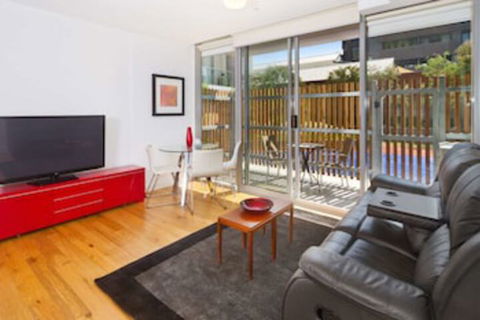 Port Melbourne Executive Living - Phillip Island Accommodation 0