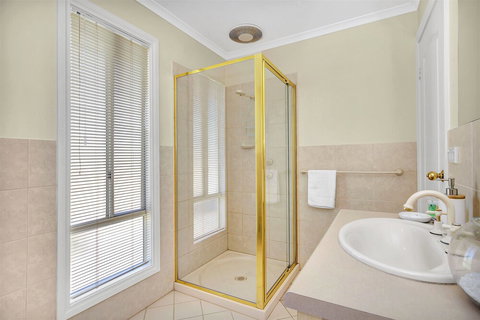 Green Reef Beach House - Phillip Island Accommodation 3