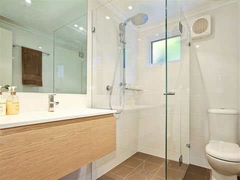 Tennis Elbow - Phillip Island Accommodation 1