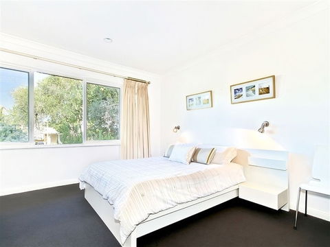 Tennis Elbow - Phillip Island Accommodation 0