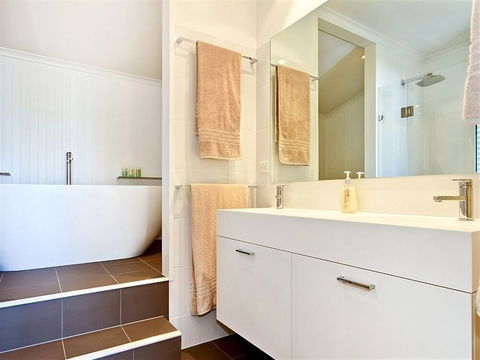 Tennis Elbow - Phillip Island Accommodation 2