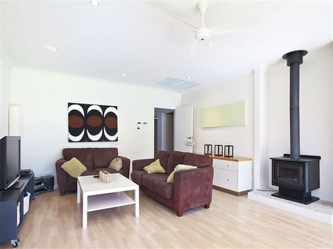 Tennis Elbow - Phillip Island Accommodation 5