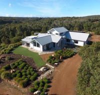 The White House at Wallcliffe Farms - Phillip Island Accommodation