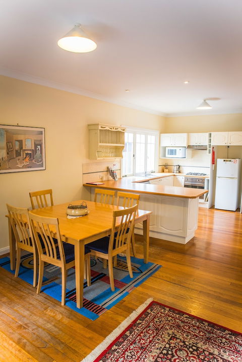 Whispering Pines Cottages - Phillip Island Accommodation 4
