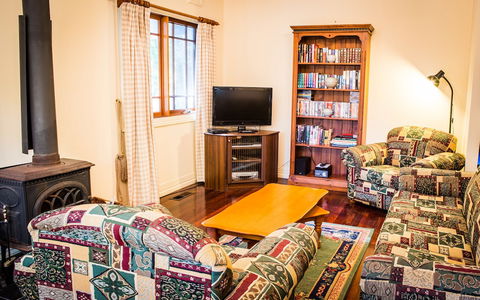 Whispering Pines Cottages - Phillip Island Accommodation 2