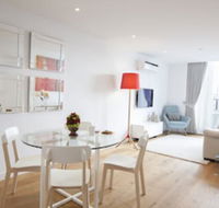 Boutique Stays - Sea Breeze Port Melbourne - Phillip Island Accommodation
