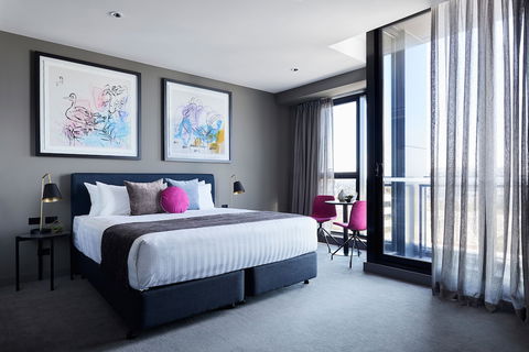 Art Series - The Chen - Phillip Island Accommodation 1