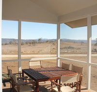 Manna Tree Farm -modern home with majestic views in stunning countryside
