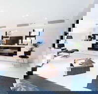 MADDISON 3BDR Port Melbourne Apartment - Phillip Island Accommodation